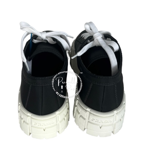 NWB Prada
Double Wheel low-top sneakers 38.5 Black White Platform Sole Logo - Picture 9 of 13
